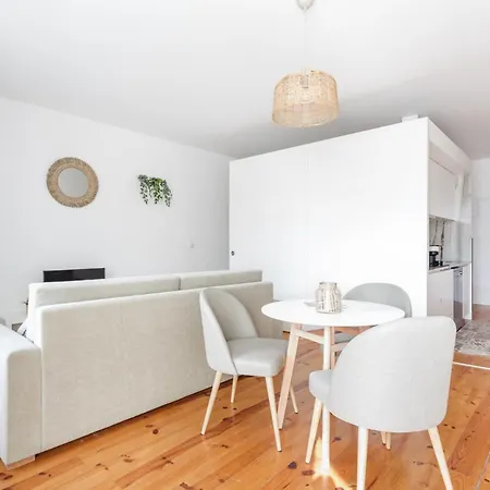 M Apartment *